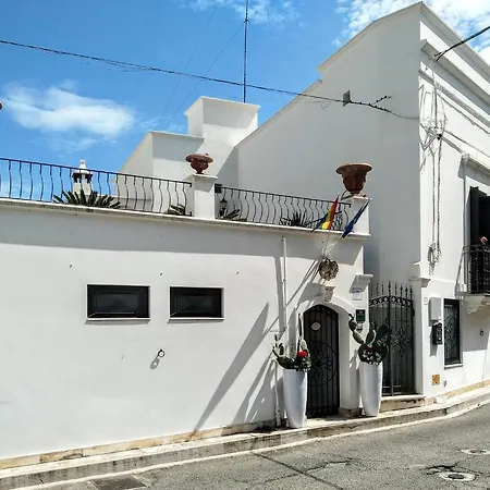 Riparo Di Masseria Urbana אכסניה *